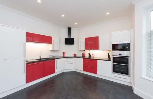 Cliftonville Cabaña | St Malo House - a house that sleeps 6 guests in 3 bedrooms