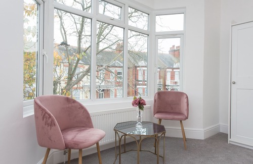 Cliftonville Cabaña | St Malo House - a house that sleeps 6 guests in 3 bedrooms