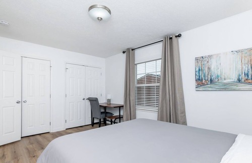 St. Matthews Condominio | St Matthews Monthly Rental - Two Bedroom Townhouse with Pool Access