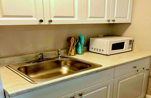 St. Petersburg - Clearwater Cabaña | St. Petersburg Heavenly Cottage