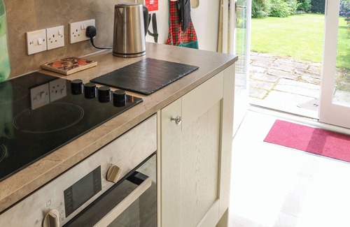 Belford Cabaña | Stable Cottage