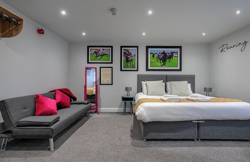 York Casa | Stableside at York Racecourse