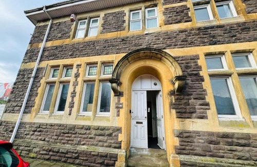 Cwm Frwd Oer Casa | Stacey's 4 Bedroom House in Pontypool