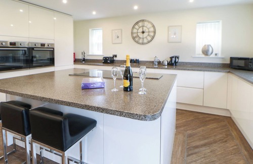 Tudhoe Cabaña | STACKYARD HOUSE, pet friendly, country holiday cottage in Tudhoe