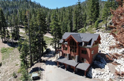 Tahoe Village Casa | Stage Coach Run by Lake Tahoe Accommodations