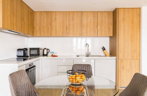 Staines Apartamento | Staines City Centre by Charles Hope