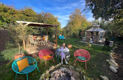 Stamford Otro | Stamford Meadows Glamping with Private Hot Tubs