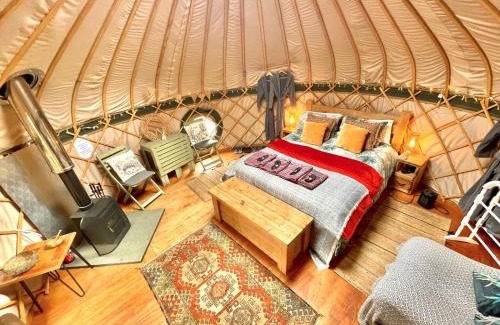 Stamford Otro | Stamford Meadows Glamping with Private Hot Tubs