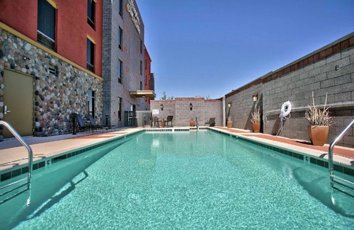 Scottsdale Casa | Standard King, Hampton Inn & Suites, Outdoor Pool, Complimentary Breakfast