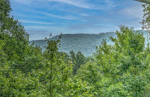 Blue Ridge Casa | Standing Bear Lodge by Escape to Blue Ridge