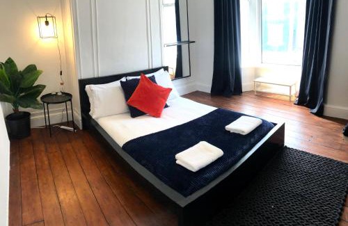 Kirkdale Casa | Stanley House - Air Host & Stay - 4 Bedroom