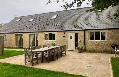 Condicote Casa | Un 6 habitaciones, 5 baños / showeroom Converted Cotswold Barn que tiene capacidad para 12 personas más 2.