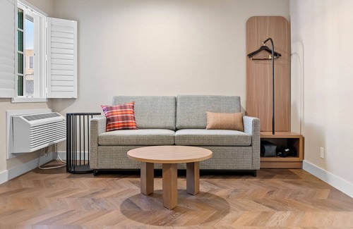 Cow Hollow Hotel | Star Motel