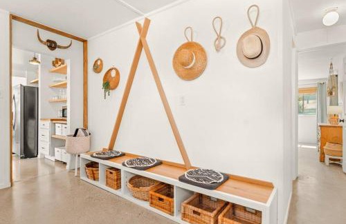 Yucca Valley Casa | Stargazing - Cowboy Pool - Spa - Firepit - Views - Hike