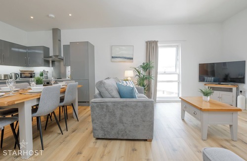 Newbury Apartamento | StarHost Residences - Brand New 2-bed Apartment in Central Newbury