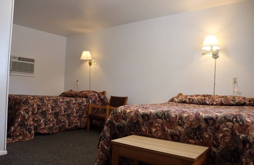 Springfield Hotel | Starlite Motel