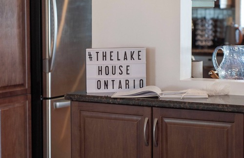 Amherstburg Casa | Start of the EPIC Wine Trail, Harrow on Beautiful Lake Erie