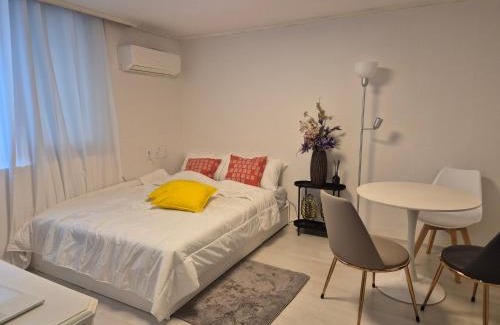 Sinsa-dong Casa | stay at gangnam shinsa station