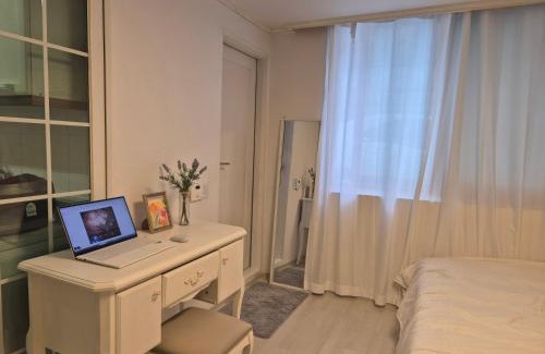 Sinsa-dong Casa | stay at gangnam shinsa station