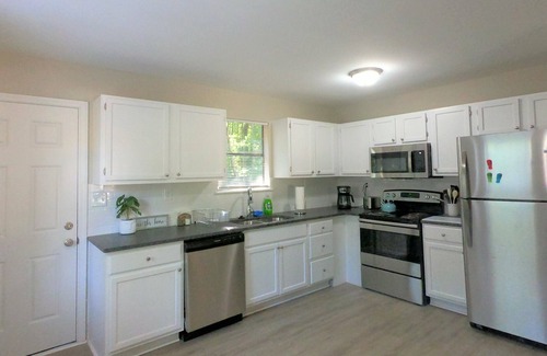 New Castle Casa | Stay at Old Farm - Remodeled & 14 min to DT