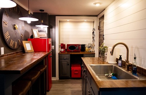 Juliette Apartamento | Stay at the cozy and luxurious 1-bedroom apartment at the Juliette Mill, GA.