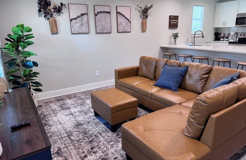 Saint Marys  Allen County Casa | Stay at The Fort! 2 Homes perfect| Gatherings for Teams| Reunions| Families