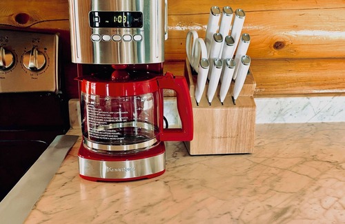 Caldwell Cabina | Stay at this super, cozy, country cabin in Caldwell, Idaho off of I84.