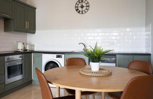 Galway Apartamento | Stay by the Sea Salthill - Entire Apartment