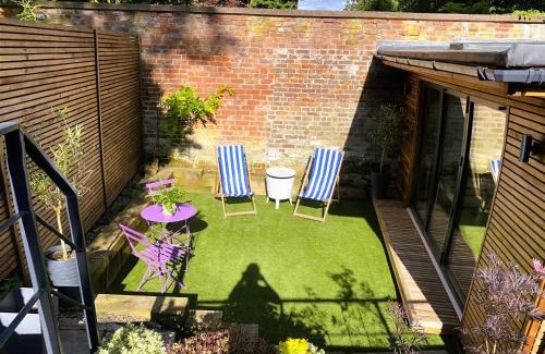 Chester Apartamento | Stay in a CASTLE! Unique & luxurious historical apartment, self contained, FREE parking & Wi-Fi