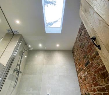 Chester Apartamento | Stay in a CASTLE! Unique & luxurious historical apartment, self contained, FREE parking & Wi-Fi