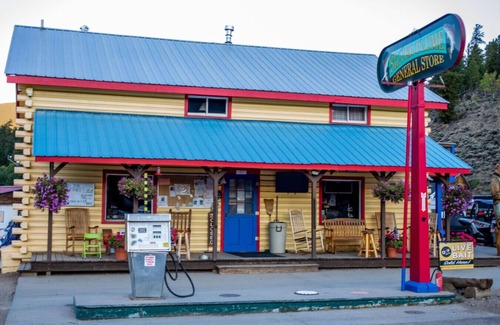 Pitkin Apartamento | Stay in a historical mountain town!