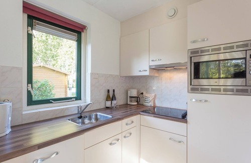 Nieuw Heeten Casa | Stay in Bungalow Schipbeek Plus for 6 persons at Vakantiepark de Sallandshoeve and enjoy comfort, tranquility, and nature in Overijssel.