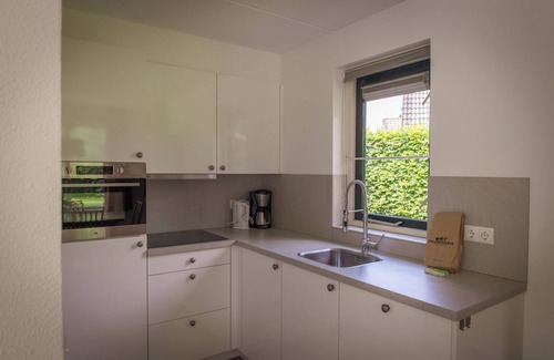 Nieuw Heeten Casa | Stay in Bungalow Schipbeek XL for 6 persons at Vakantiepark de Sallandshoeve – spacious, comfortable, and private accommodation in the heart of nature.