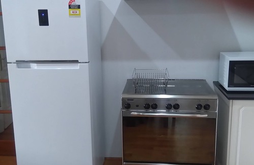 Ballajura Casa | Recién renovado, WiFi gratuito / estacionamientos, cerca de la tienda / parque / autobús / atracciones turísticas