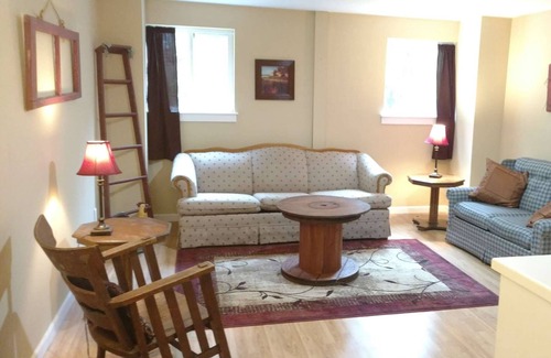 Lansing Casa | ¡Quédate en nuestro granero! Entorno rural tranquilo pero a minutos de lansing.