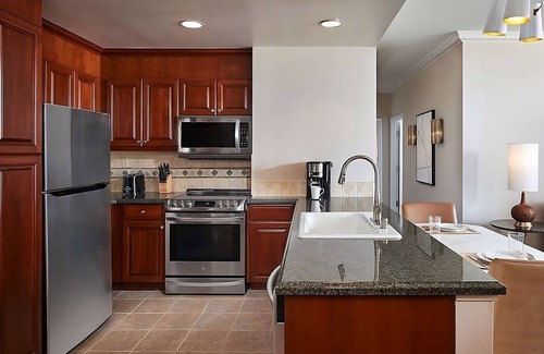 Las Vegas Hotel | Stay in the Heart of Las Vegas! 2 Spacious Units w/ Living Area | Outdoor Pool