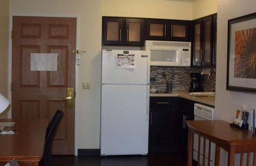 Sorrento Valley Casa | Stay in the Heart of Old Town San Diego! Free Breakfast, Pool, Pets Allowed!