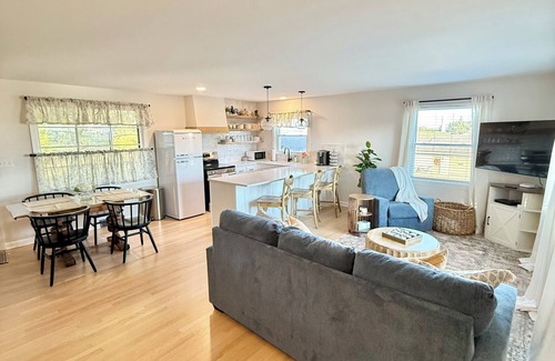 Sugarcreek Casa | Stay in the Heart of Amish Country – 3-Bedroom House-The Cottage on Cherry Hill