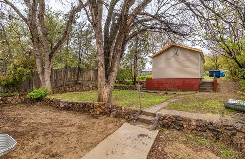 Dickinson Casa | Stay next to DSU Campus!