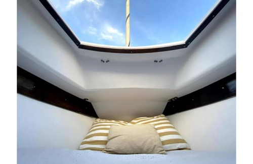 Empuriabrava Alquiler De Eote | Alójate en un bonito velero en la Costa Brava