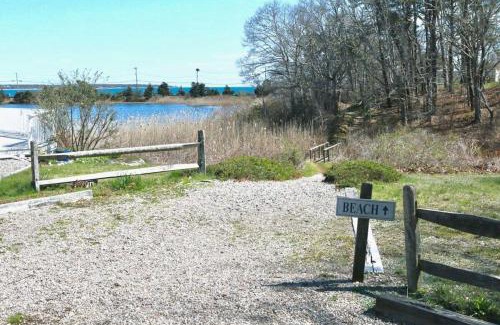 Hyannis Port Casa | Stay On The Cape Vacation Rentals: Walk To Beach Hyannisport Three Bedroom