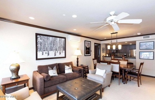 Beaver Creek Complejo | STAY & PLAY @ St. James Place Resort, #208, 2BR, 3BA in Beaver Creek Village!