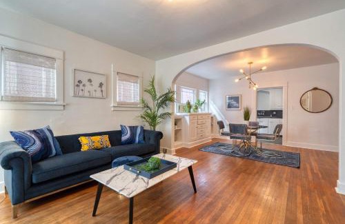 Hosford-Abernethy Apartamento | Stay Portland - Glamourous Old Hollywood Apartment - 92 WalkScore