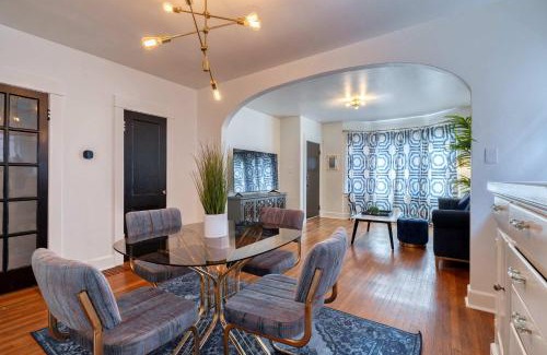 Hosford-Abernethy Apartamento | Stay Portland - Glamourous Old Hollywood Apartment - 92 WalkScore
