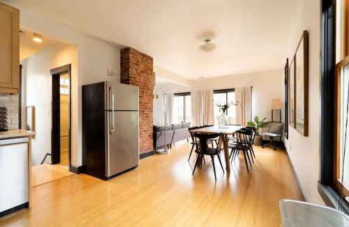Uptown Casa | Stay Portland - Scandinavian Loft - NW 23rd & Espresso Shops
