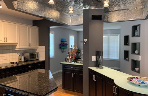 Tuxedo Park Casa | Stay Together! with Games Room & Yoga Room