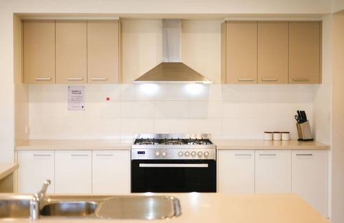 Point Cook Casa | StayAU 4BR Tranquil Family Escape House Point Cook