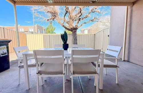 Caroline Springs Casa | StayAU Family Haven Pet-Friendly Caroline Springs