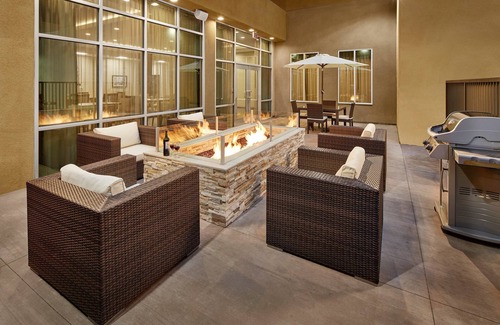 Anaheim Resort Apartamento | Quédese cerca del centro de Disney + entrada de monorraíl de Disneyland | Piscina al aire libre + desayuno bufé gratuito