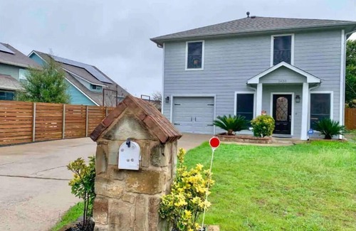 West Congress Casa | Staycation House | Modern and Spacious